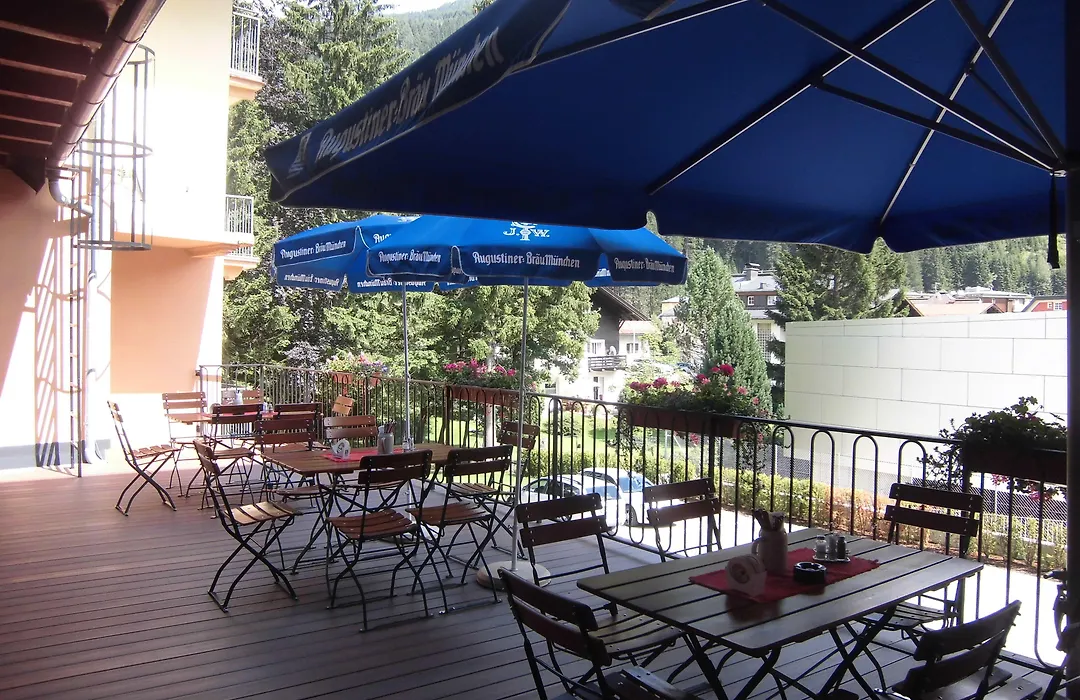 Euro Youth Hotel & Krone-1
